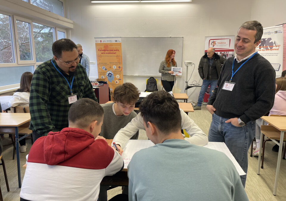 Developing media literacy skills through a workshop